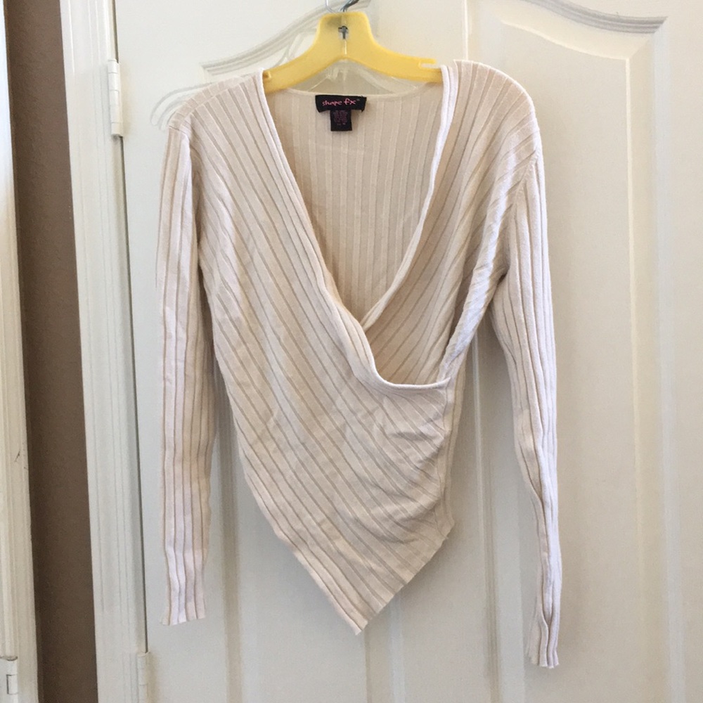 FINAL MARKDOWN Ladies shape Fx sweater medium